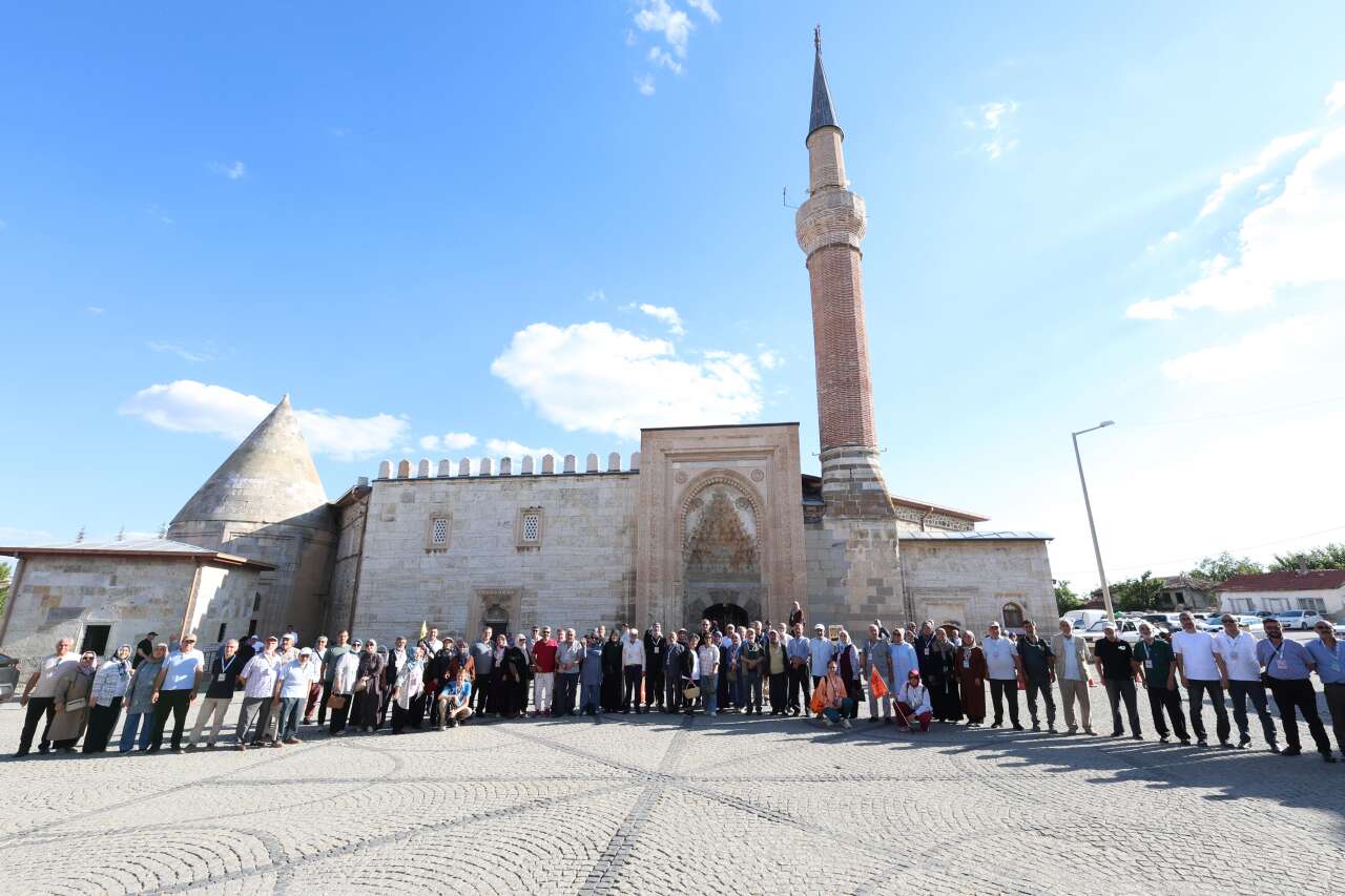 Konya'da emeklilere ücretsiz gezi! 4 bin 556 kişi tarihi yeniden keşfetti 17